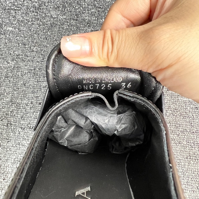 全新Prada 普拉達 三角标 黑色皮面樂福鞋 36碼-3