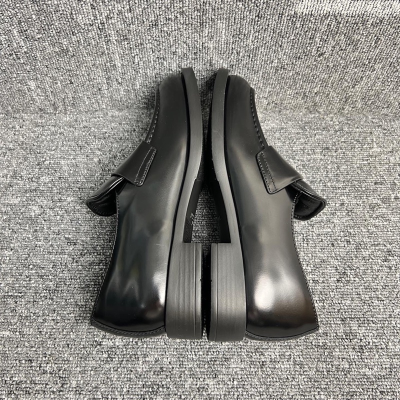 全新Prada 普拉達 三角标 黑色皮面樂福鞋 36碼-5