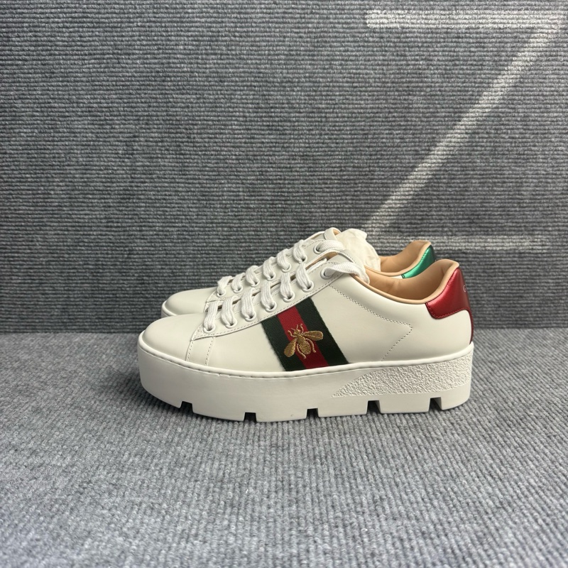 全新Gucci古馳小白鞋皮面金蜜蜂刺繡厚底板鞋35.5碼-0