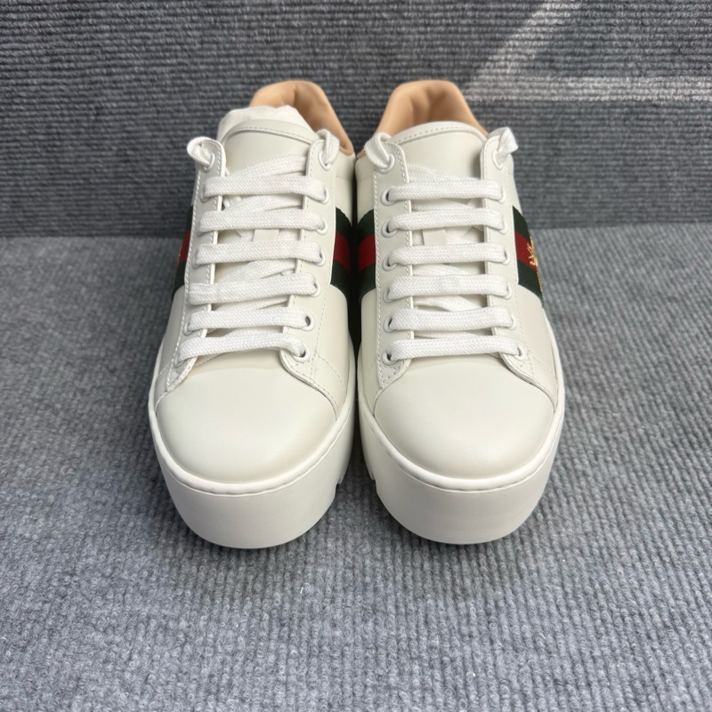 全新Gucci古馳小白鞋皮面金蜜蜂刺繡厚底板鞋35.5碼-1