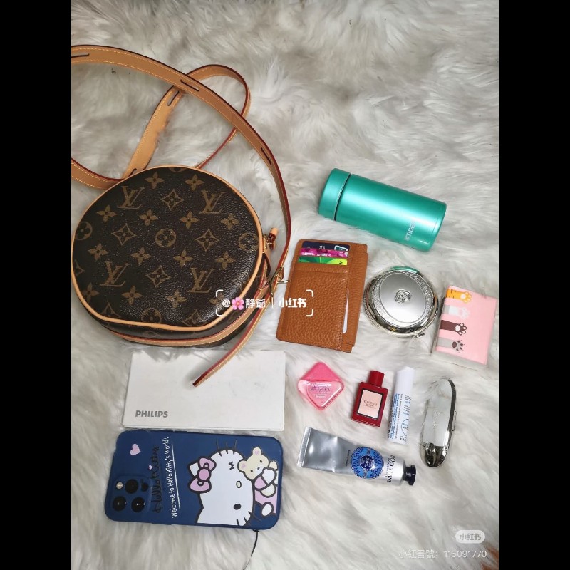 LV Boite Chapeau Souple PM 圓餅包-2