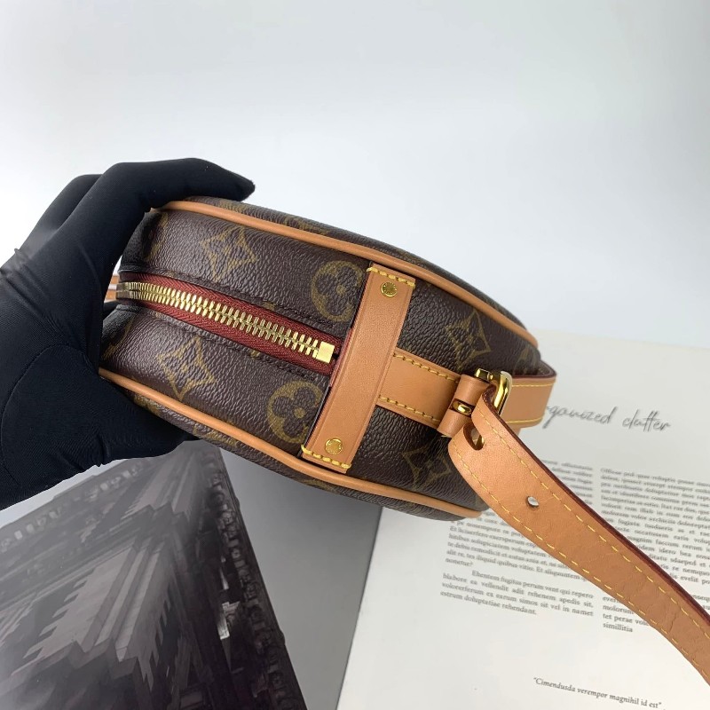 LV Boite Chapeau Souple PM 圓餅包-10