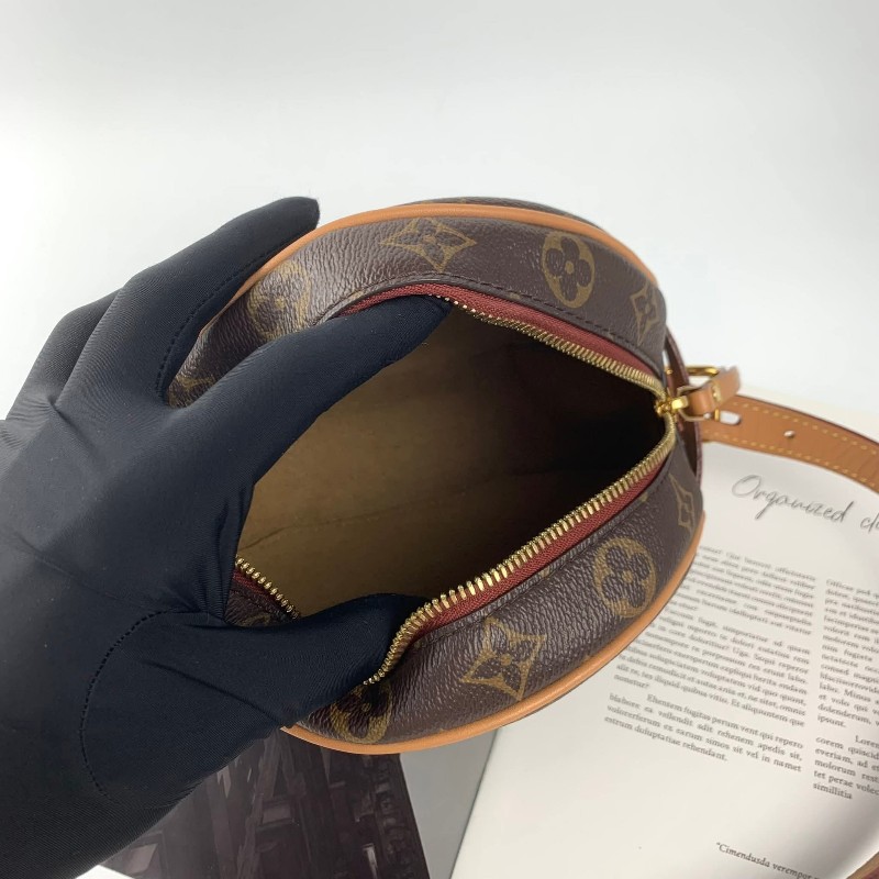LV Boite Chapeau Souple PM 圓餅包-11
