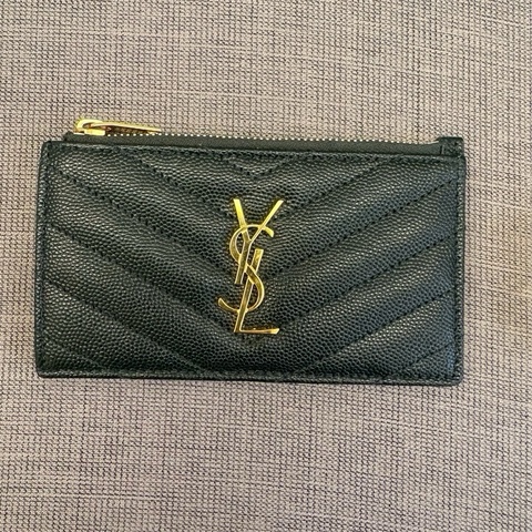YSL 山形紋荔枝皮金字Logo拉鍊卡片/零錢夾（墨綠色）
