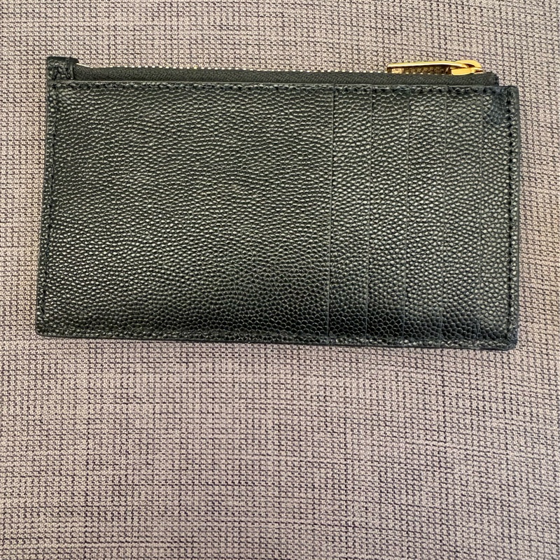 YSL 山形紋荔枝皮金字Logo拉鍊卡片/零錢夾（墨綠色）-1