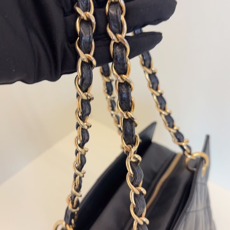 CHANEL香奈兒PTT經典黑金荔枝皮拉鏈雙C小胖墩999新🥤-19