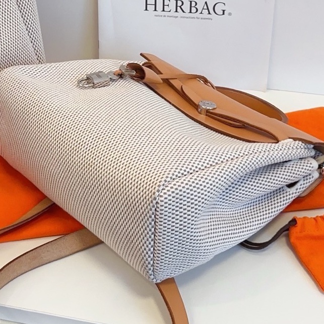 Hermes 愛馬仕 Herbag 橫版31 竪版29 華夫格金棕配米白 雙肩包 替換袋兩個尺寸都有！大熱組合-2