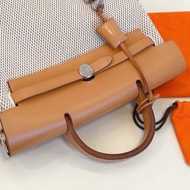 Hermes 愛馬仕 Herbag 橫版31 竪版29 華夫格金棕配米白 雙肩包 替換袋兩個尺寸都有！大熱組合-7