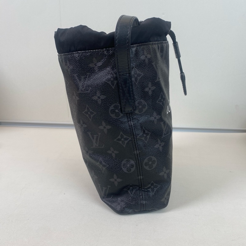 Lv 抽繩水桶包nano-5