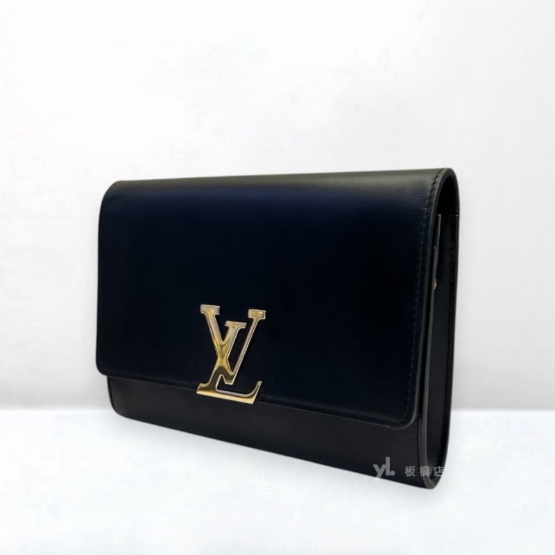 S5412-LV 黑滑面牛皮金色LOGO下蓋鍊包-2