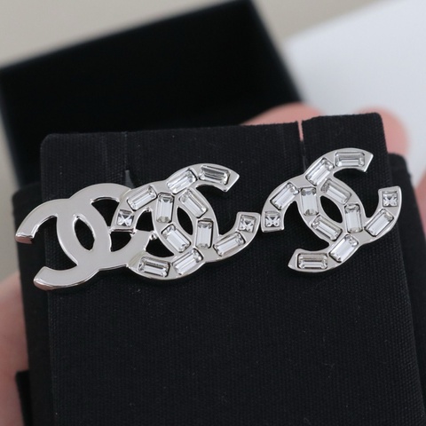CHANEL香奈兒 方糖鑽銀色雙C不對稱AB版耳釘配件盒