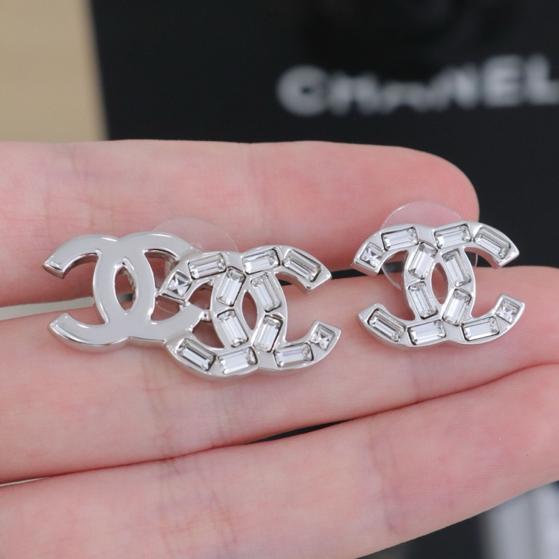 CHANEL香奈兒 方糖鑽銀色雙C不對稱AB版耳釘配件盒-1