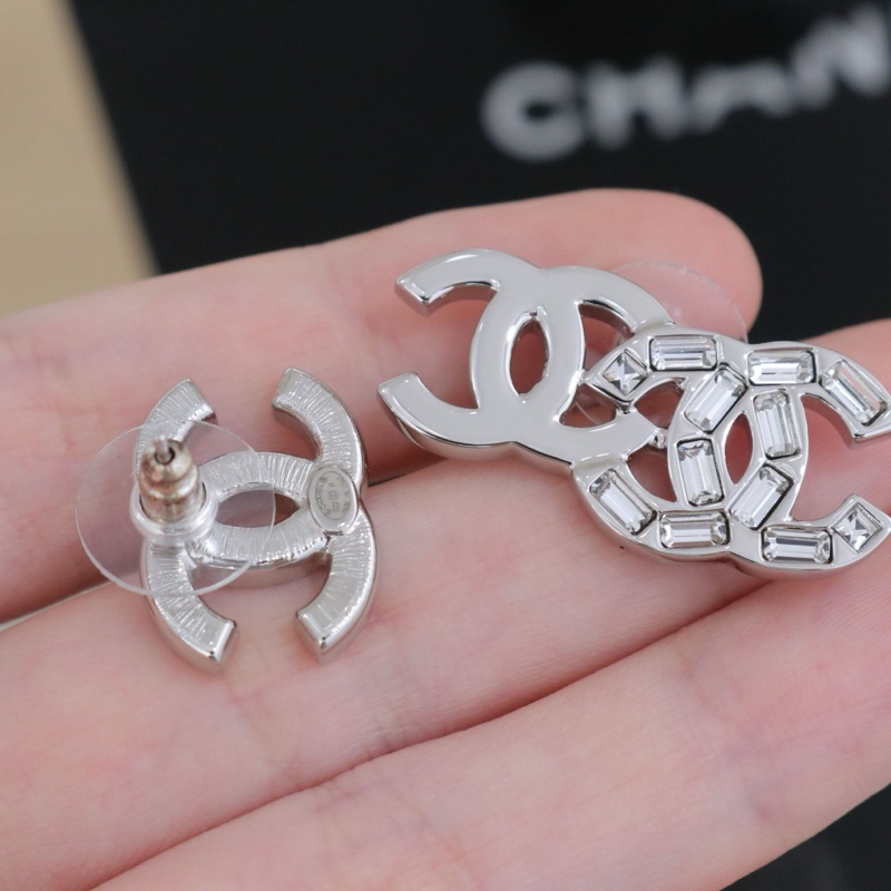 CHANEL香奈兒 方糖鑽銀色雙C不對稱AB版耳釘配件盒-6