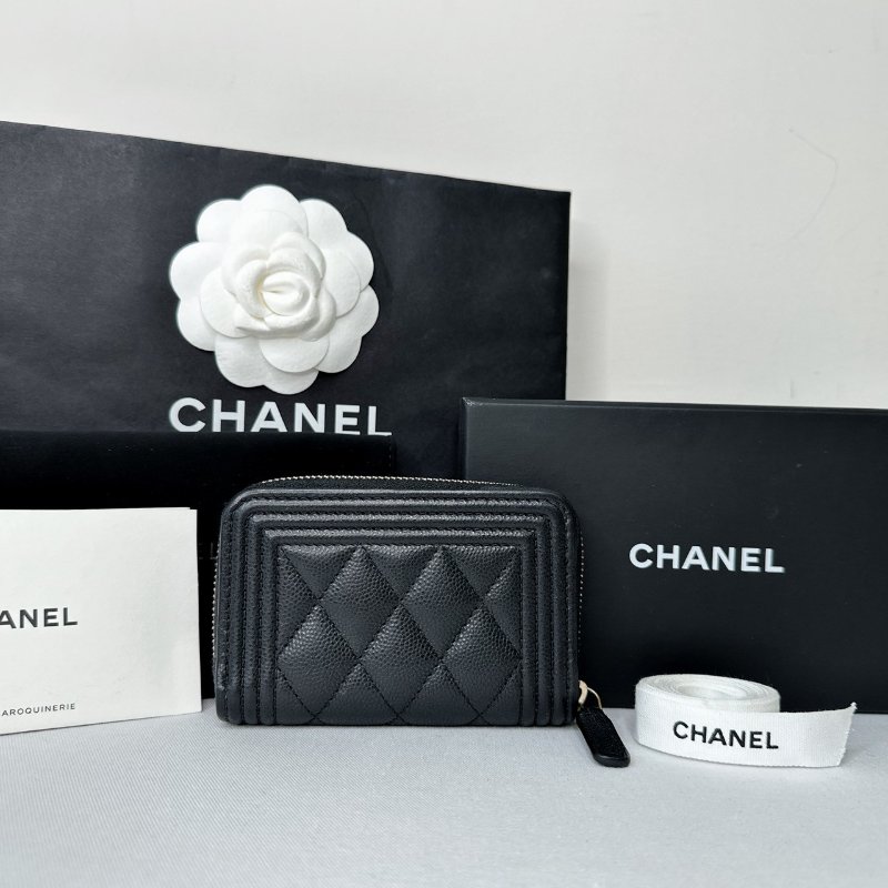 CHANEL BOY黑金牛零錢包-1