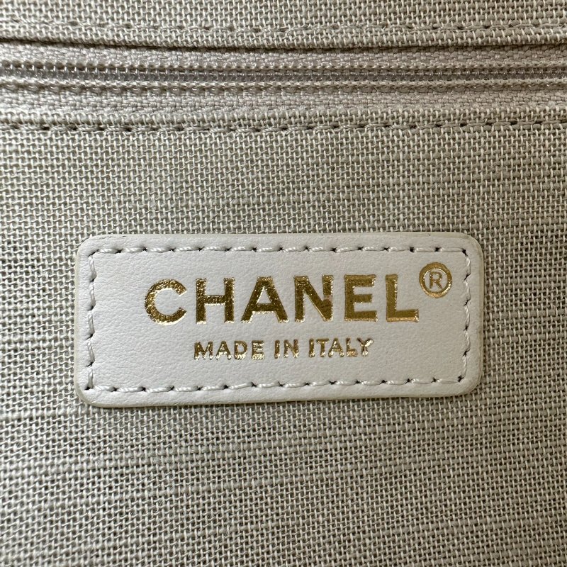 CHANEL DEAUVILLE小號奶昔白沙灘包-10