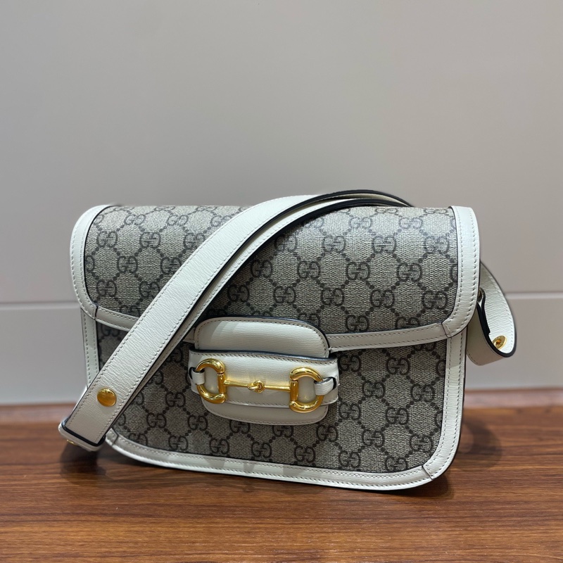 古馳/Gucci 1955系列 白色老花馬鞍包 單肩斜挎包 尺寸：25x18x8-1