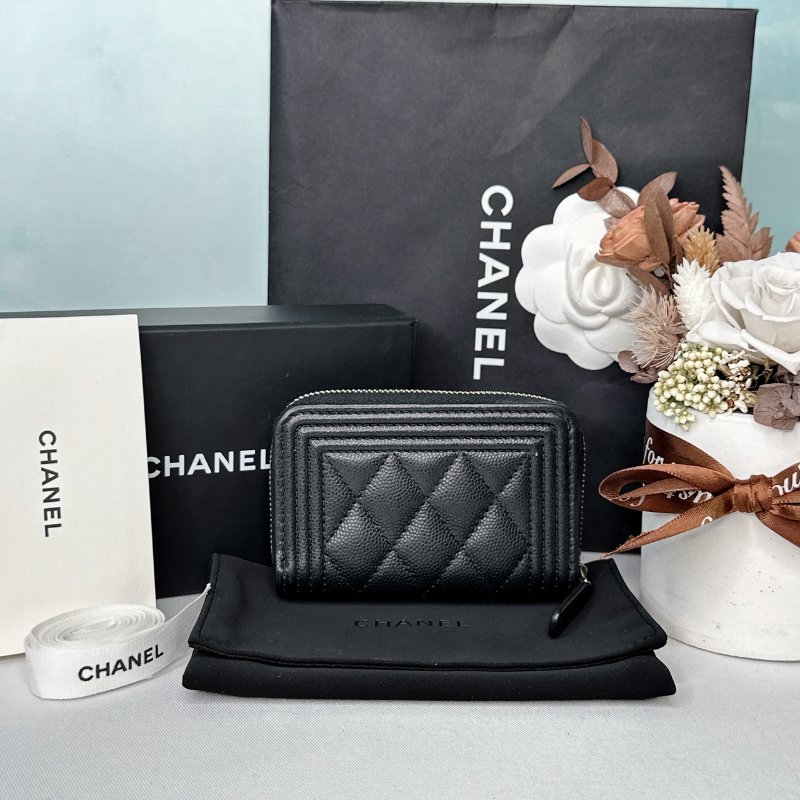 CHANEL BOY黑金牛皮零錢包-1