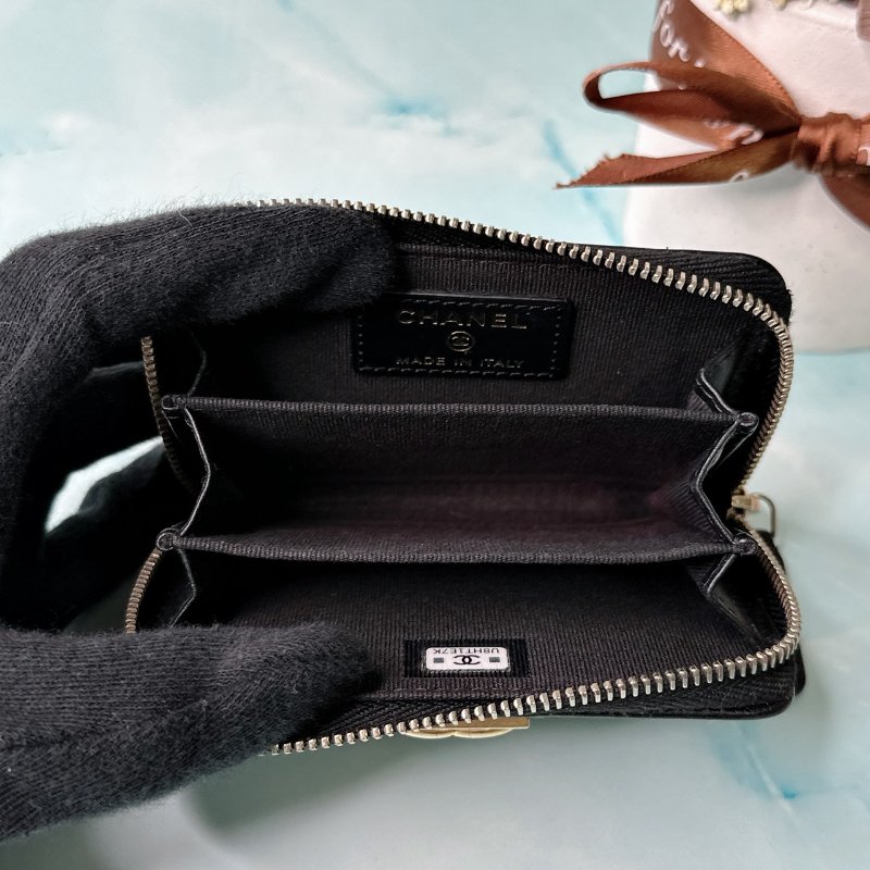 CHANEL BOY黑金牛皮零錢包-4