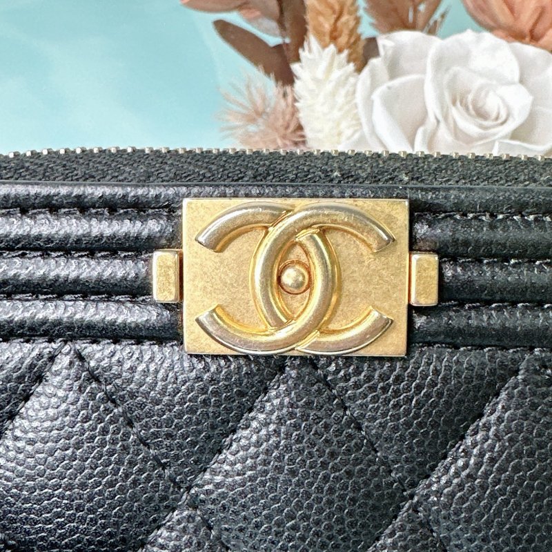CHANEL BOY黑金牛皮零錢包-6