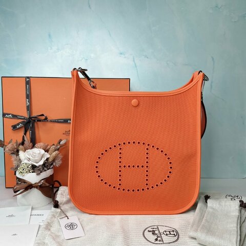 HERMES 全新Neo Evelyne 29