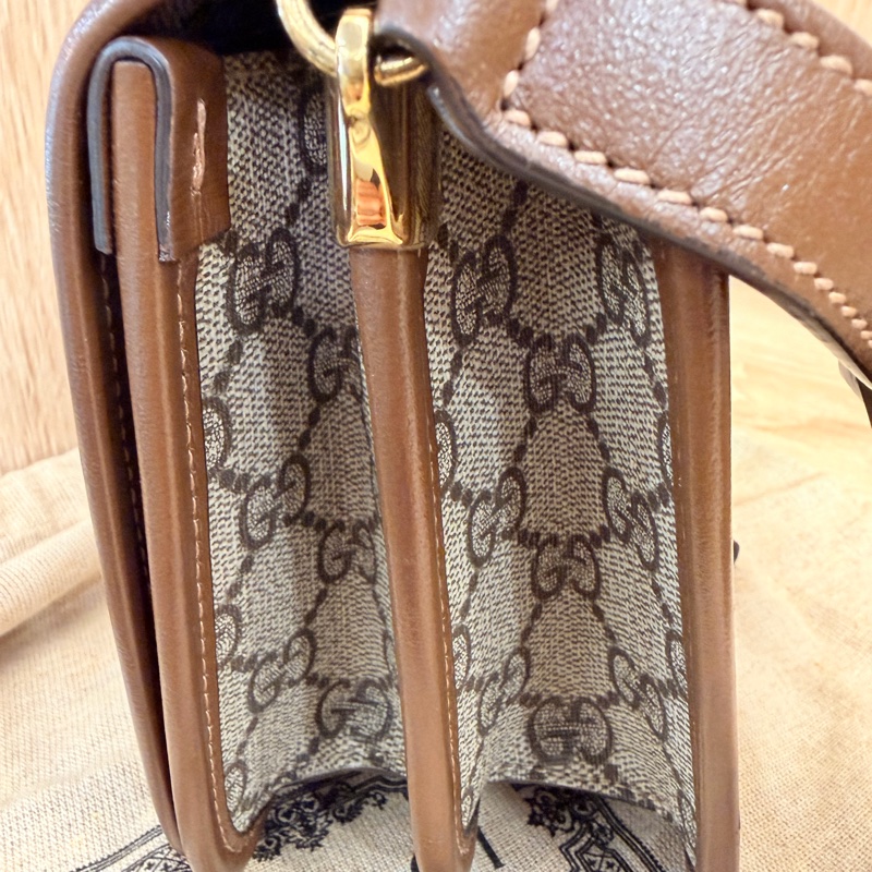Gucci interlocking pvc斜背包-12