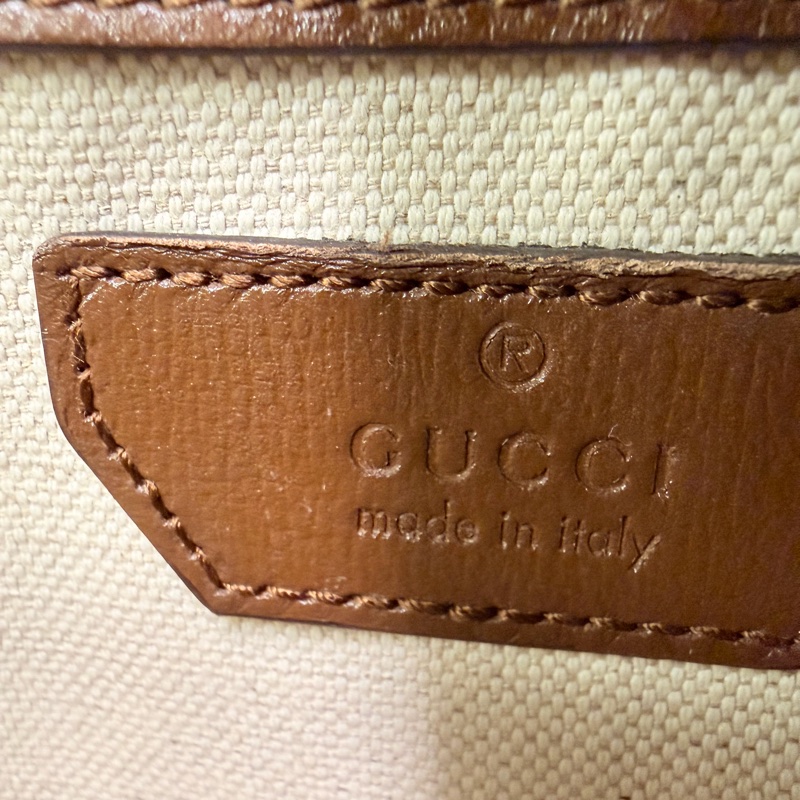 Gucci interlocking pvc斜背包-21
