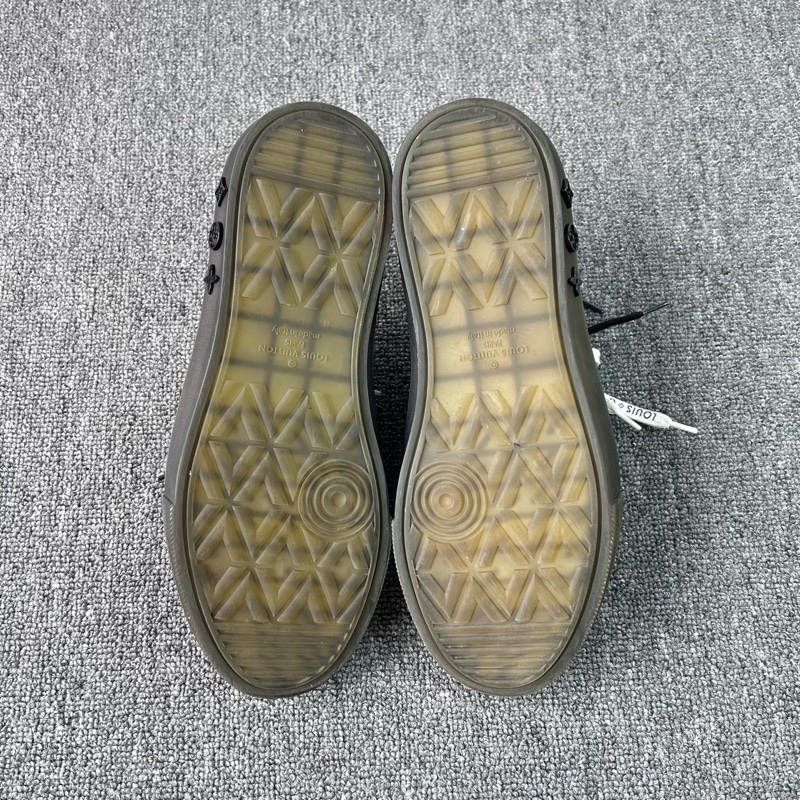 Louis Vuitton 路易威登 LV  Ollie黑白棋盤格板鞋 尺碼：40.5碼-7