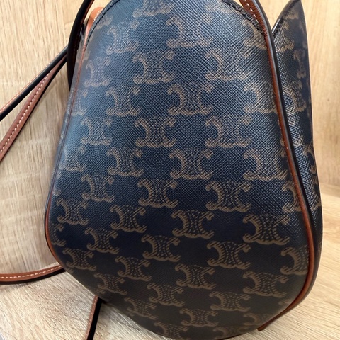 Celine 老花花苞造型斜背包