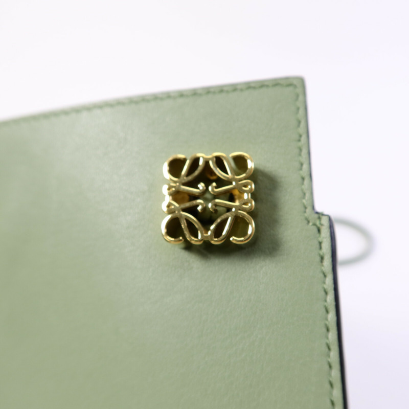 LOEWE 牛皮皮革Dice Pocket In Classic肩背袋-6