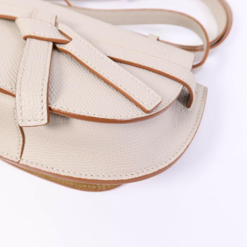 LOEWE 牛皮皮革Mini Gate肩背袋-12