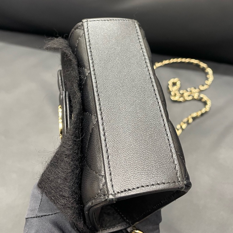 CHANEL/香奈兒 芯片款 菱格皮穿鏈 亮面翻蓋 小羊皮 黑金色單肩斜挎鏈條包 尺寸：12.5*9.5*3.5cm 附件：防塵袋、-4
