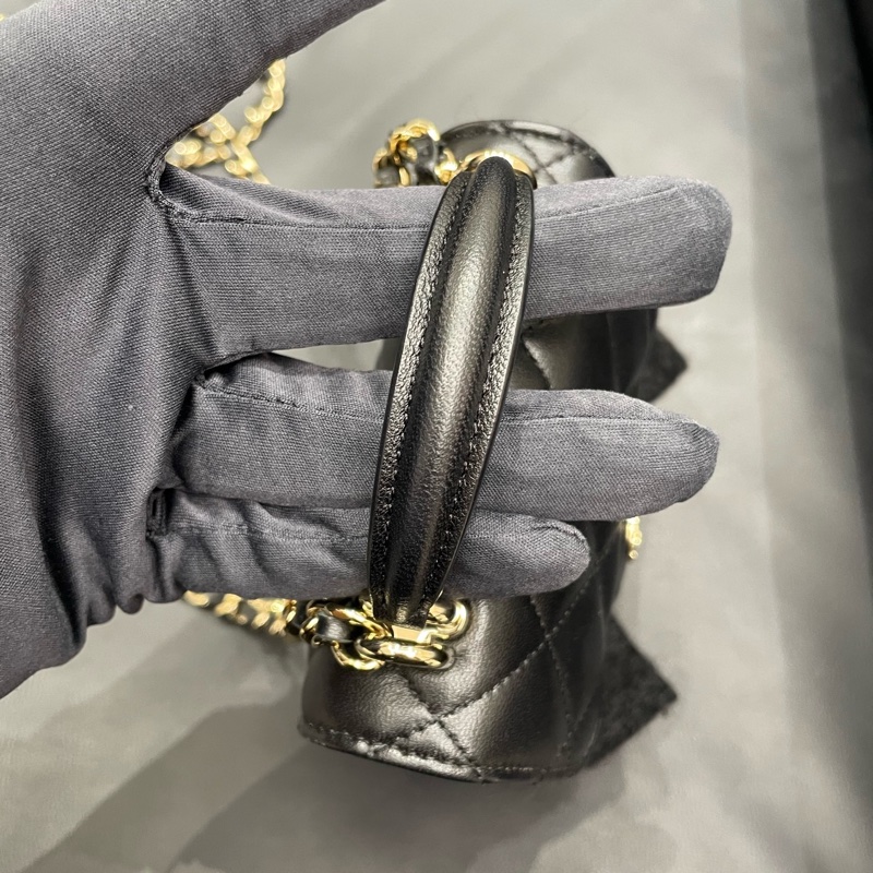 CHANEL/香奈兒 芯片款 菱格皮穿鏈 亮面翻蓋 小羊皮 黑金色單肩斜挎鏈條包 尺寸：12.5*9.5*3.5cm 附件：防塵袋、-5