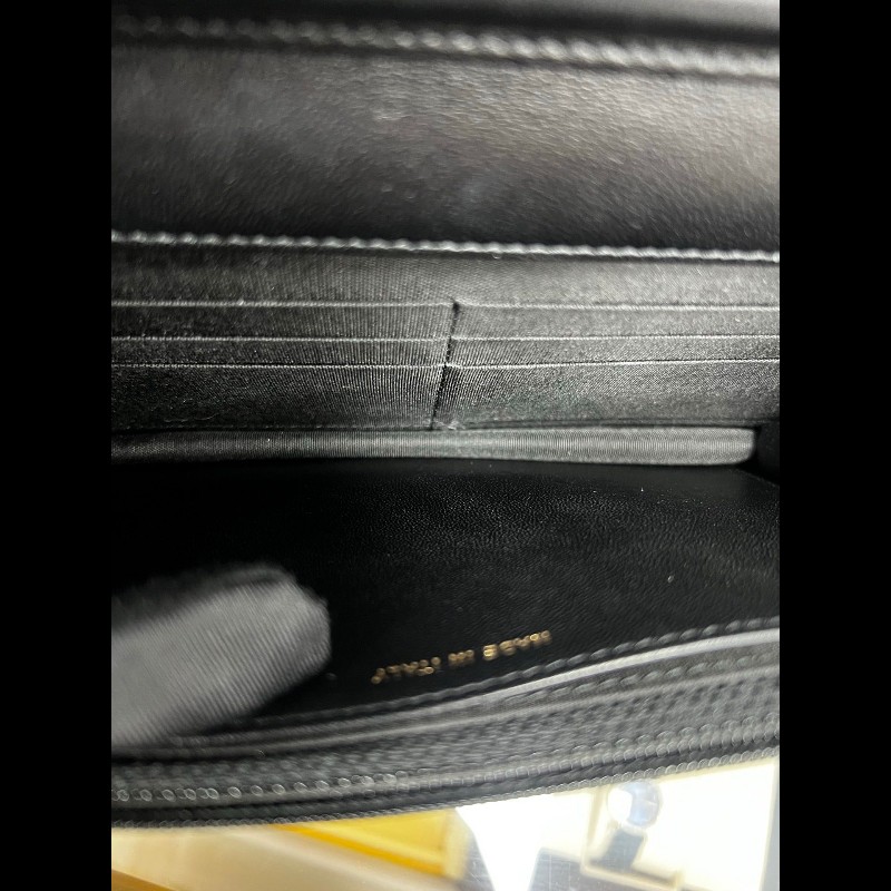 CHANEL wallet on chain
黑色羊皮徽章限量款-20