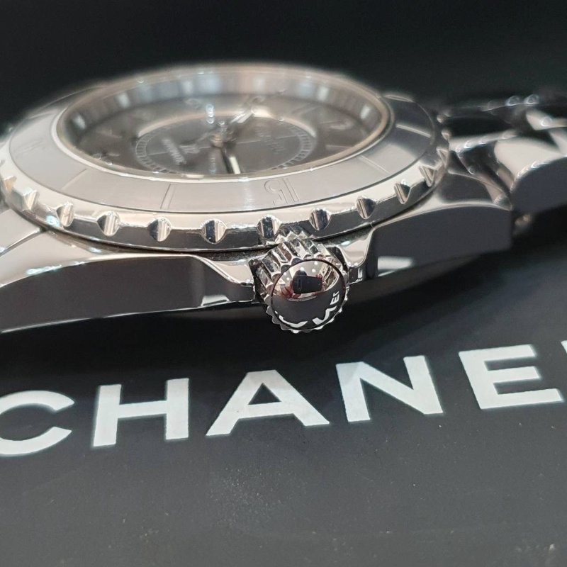 【大眾名錶】CHANEL 香奈兒 J12系列 H2979 2013/01 輕量化鈦陶瓷 阿拉伯數字面盤 折疊扣 錶徑38mm 自動上鍊 大眾名錶G280-6