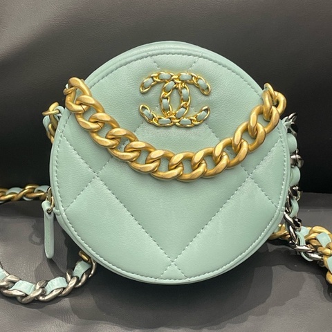 CHANEL/香奈兒19bag鴛鴦鏈條菱格紋 小羊皮圓餅包 尺寸：12*7*12 年份：29開 附件：防塵袋 保卡