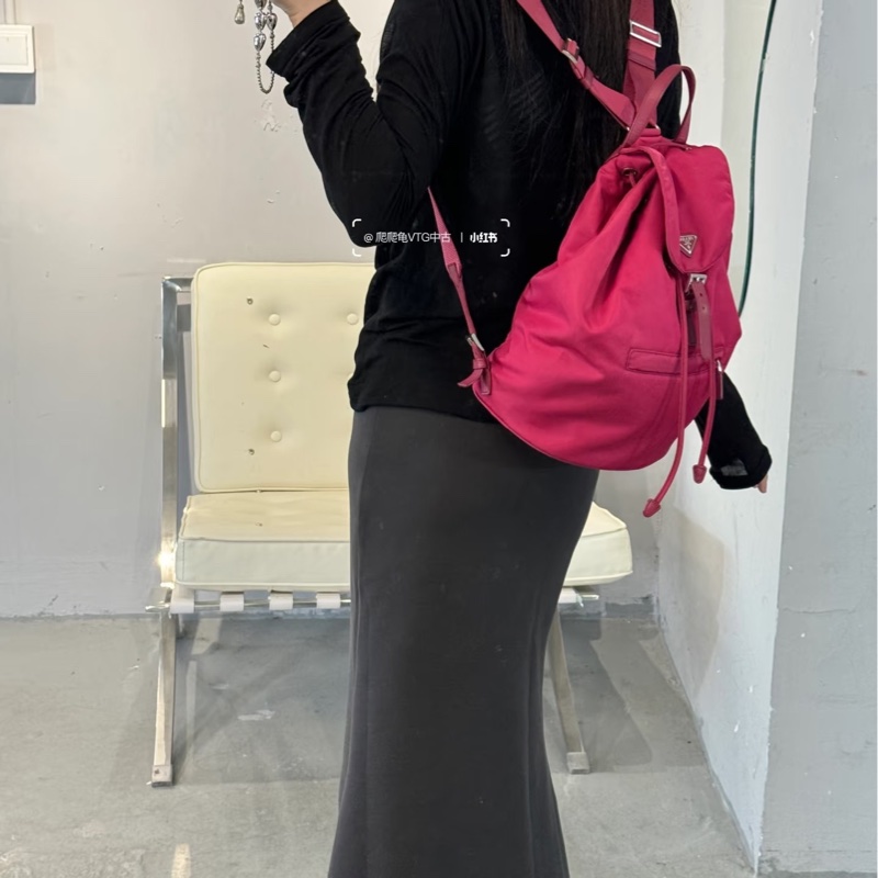 Prada 普拉達 雙肩背包，紅色-5