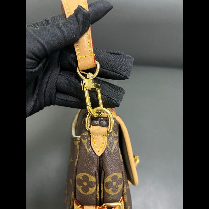Lv Saumur BB
雙子星老花小號馬鞍包-4