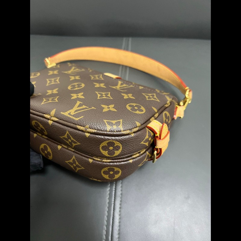 Lv Saumur BB
雙子星老花小號馬鞍包-17