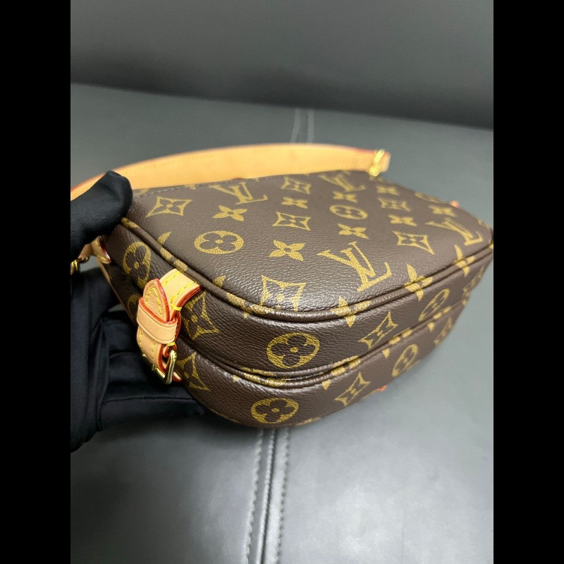 Lv Saumur BB
雙子星老花小號馬鞍包-18