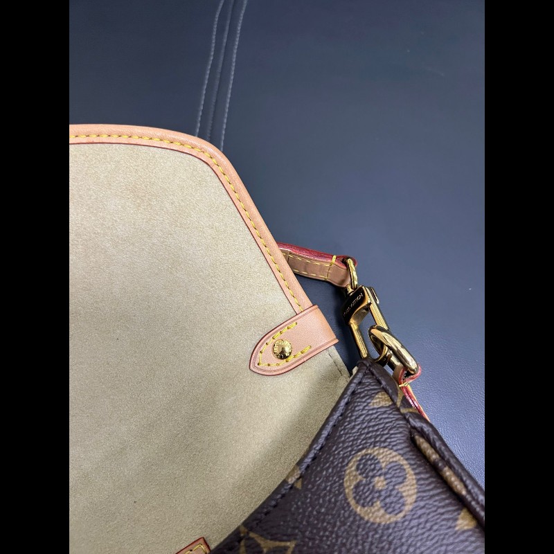 Lv Saumur BB
雙子星老花小號馬鞍包-24
