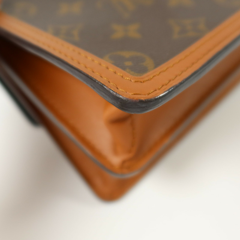 LOUIS VUITTON Monogram Reverse Mini Dauphine肩背袋-11