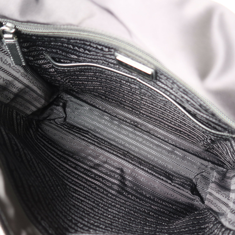 PRADA 尼龍Messenger Bag銀扣肩背袋-4