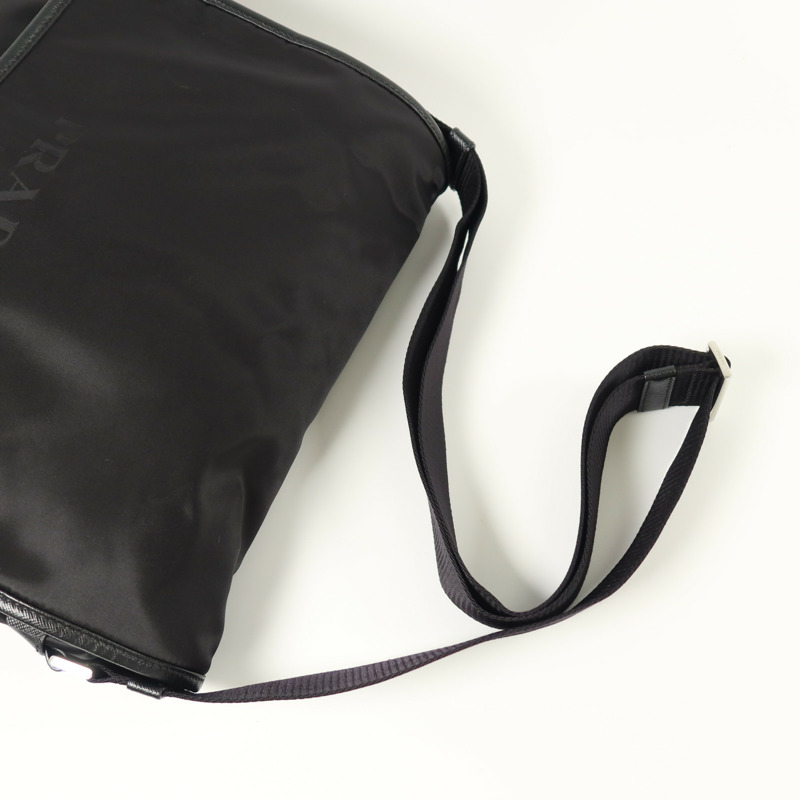 PRADA 尼龍Messenger Bag銀扣肩背袋-7