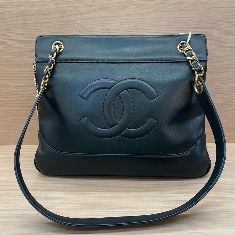 chanel 黑金中古牛皮圆弧金扣浮雕TOTE包 中號 19開  2014年 有塵袋 無卡 無盒子-0