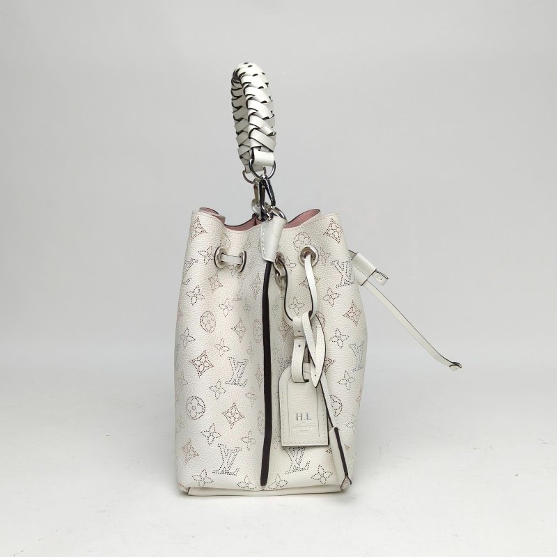 LOUIS VUITTON MURIA鏤空抽繩水桶包編織手柄白色牛皮晶片肩背包-3