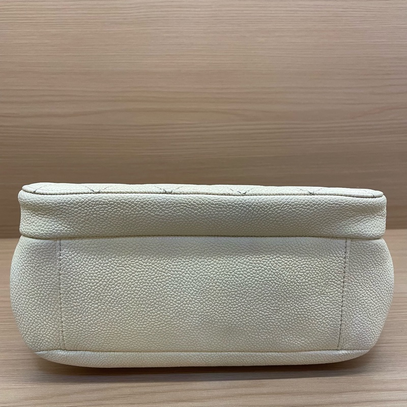 Chanel 荔枝皮 白金 2019年 28開 中號 双口袋相機包 有塵袋 有卡 無盒子-2