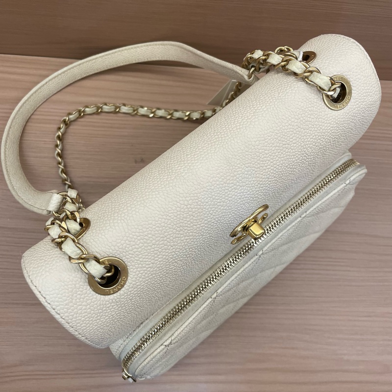 Chanel 荔枝皮 白金 2019年 28開 中號 双口袋相機包 有塵袋 有卡 無盒子-5