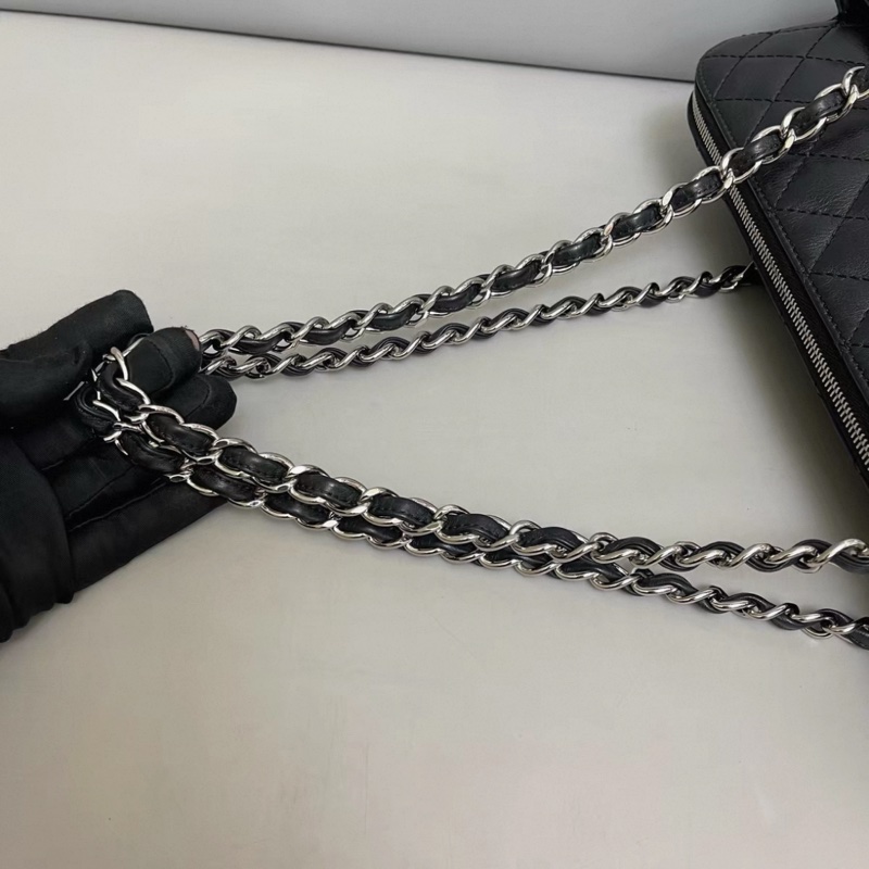 Chanel香奈兒 黑銀牛皮菱格單肩包-6