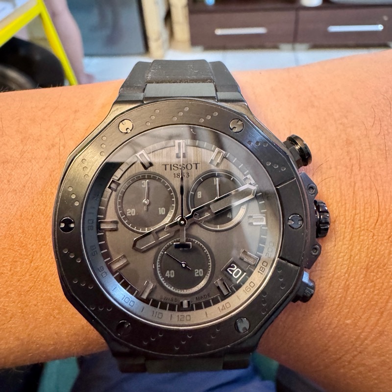 瑞士品牌天梭（TISSOT）的 T-Race 系列（競速系列），型號為 T1414173706100-5
