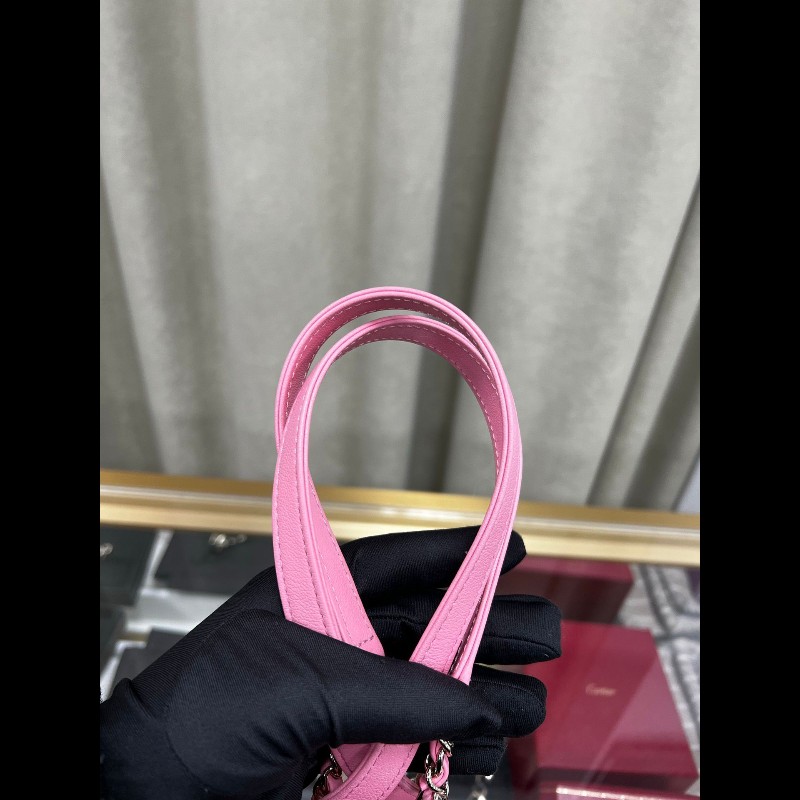 Chanel 23A Duma 
粉色牛皮-11